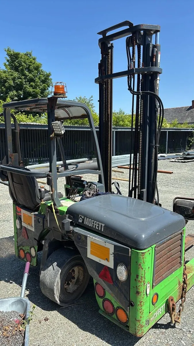 Moffett Forklift - Image 4