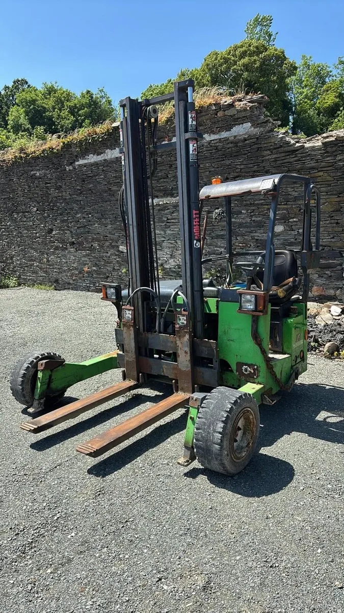 Moffett Forklift - Image 1