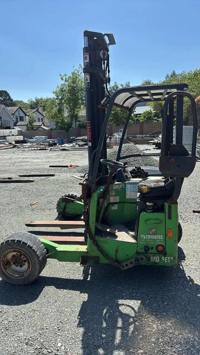 Moffett Forklift - Image 2