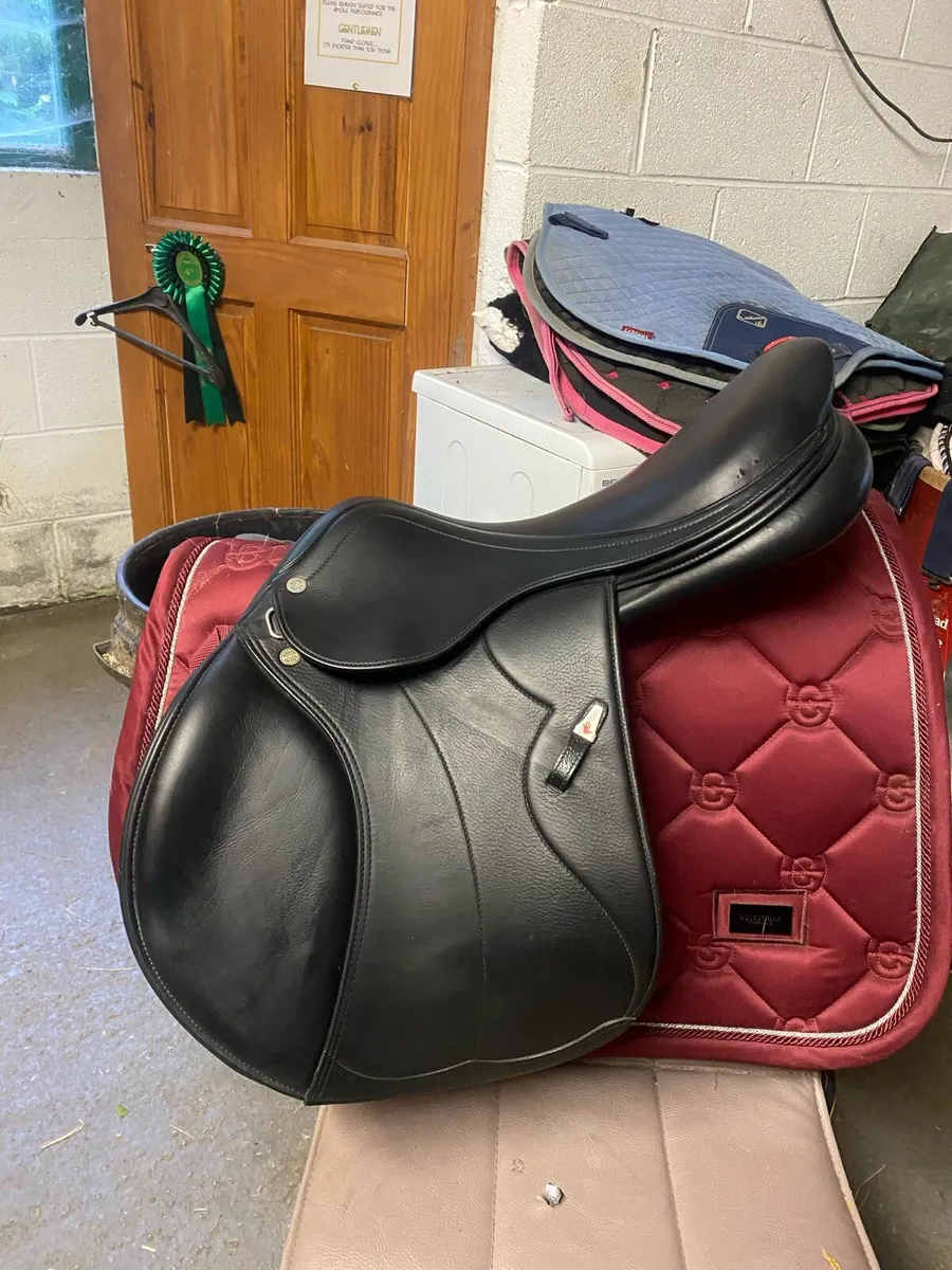 Equipe Jump Saddle - Image 1
