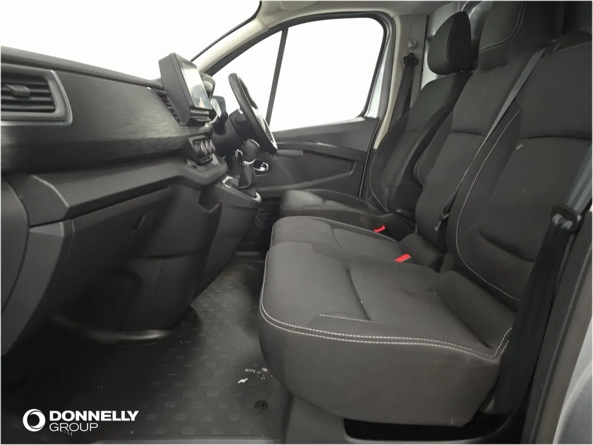 Renault Trafic Swb Diesel Extra - Image 4