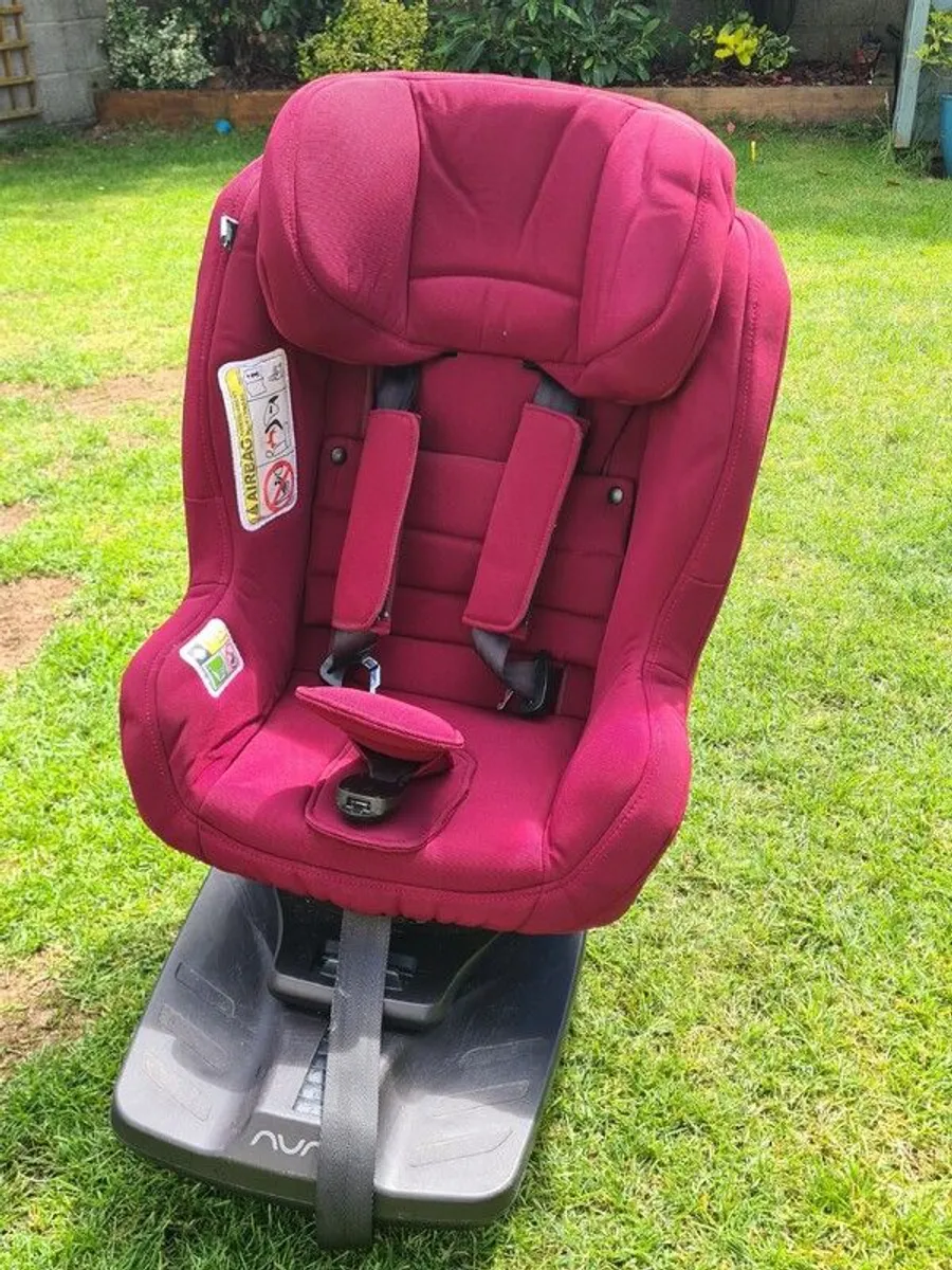 Nuna Rebl Plus baby Car Seat - Image 2