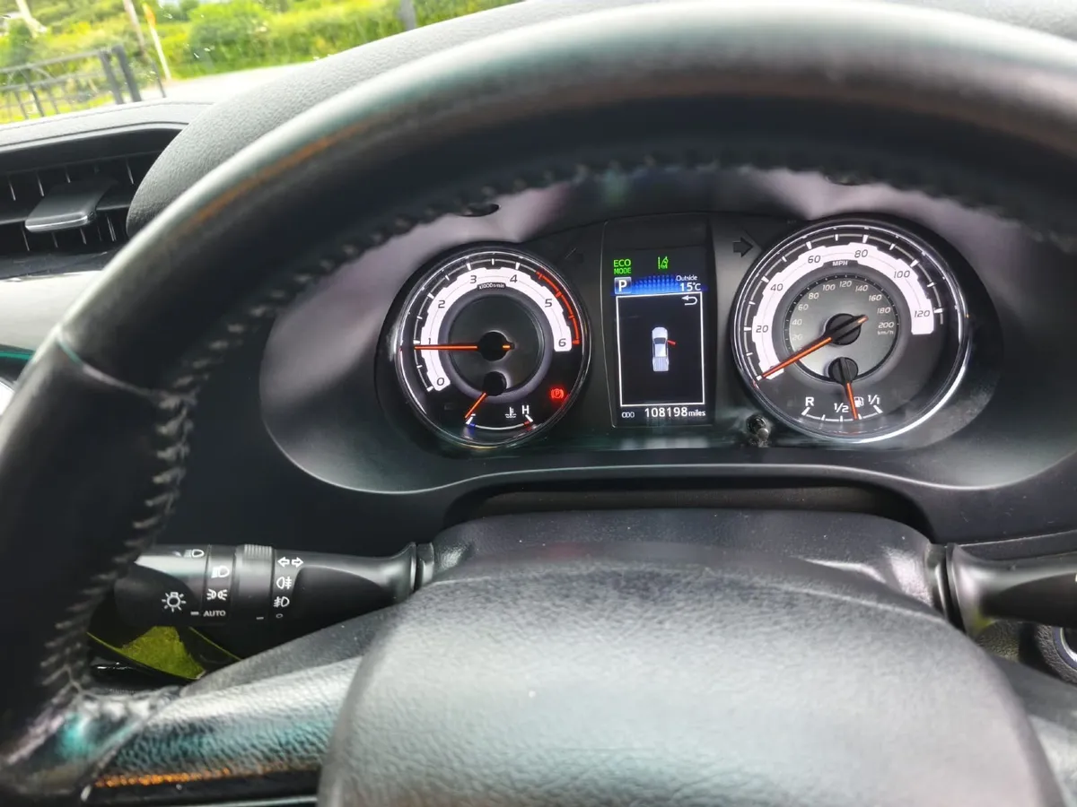 Toyota Hilux 2019 - Image 4