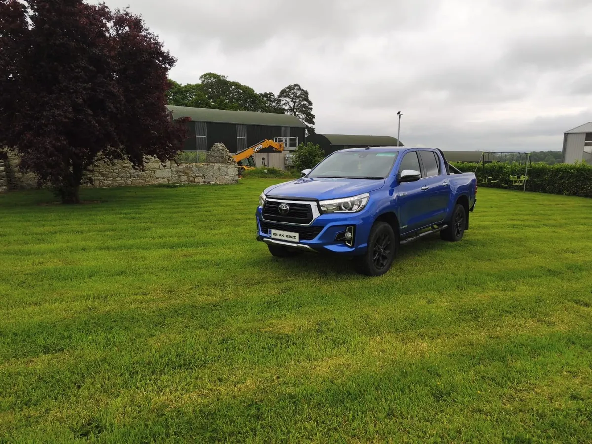Toyota Hilux 2019 - Image 2