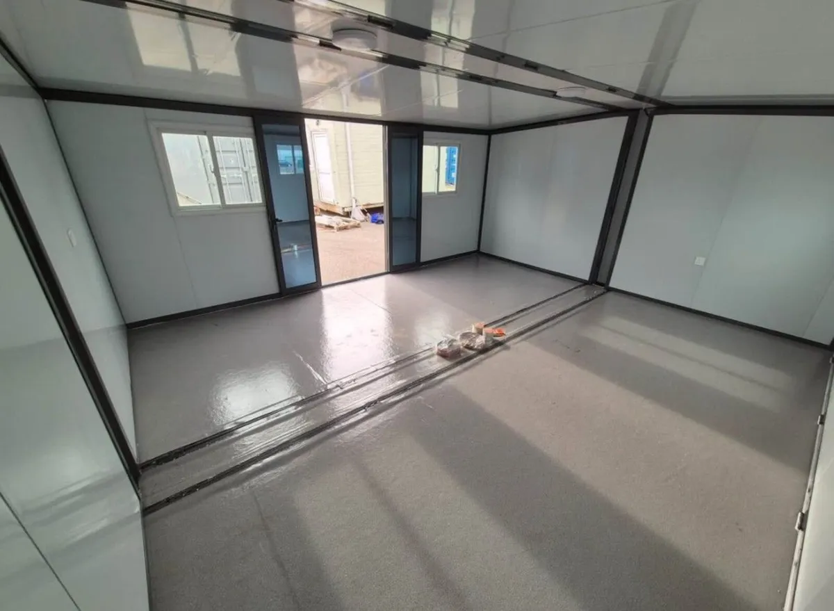 Expandable Container Office/Salon/Storage - Image 2