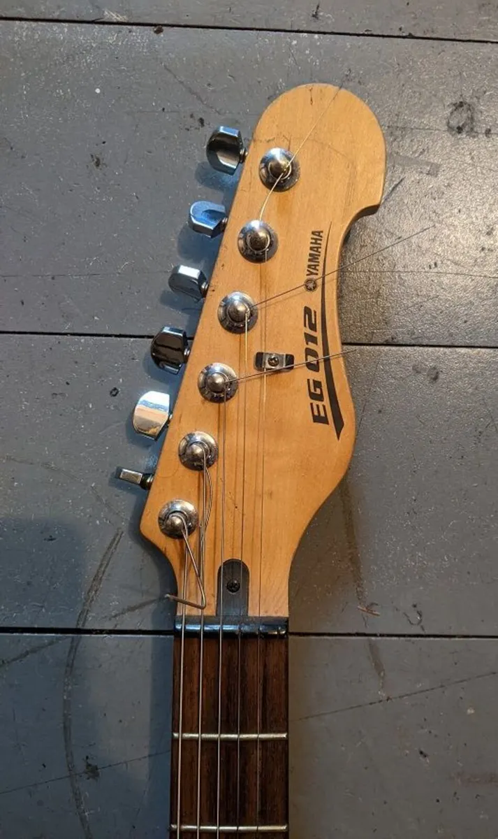 Yamaha Pacifica 012 - Image 2
