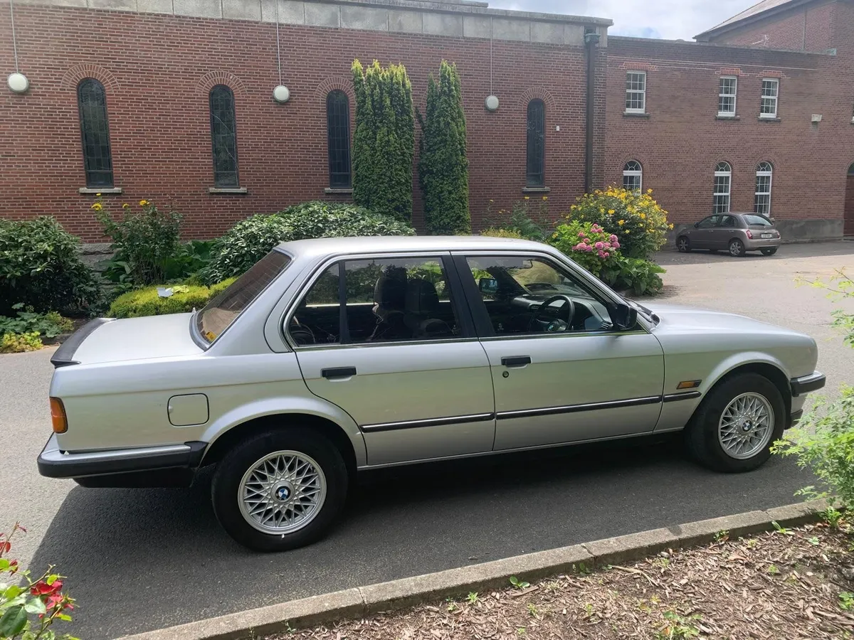 BMW 3-Series 1985 323i - Image 4
