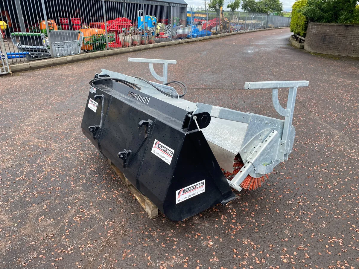 Plant Mec 2m Bucket & Brush - Image 3