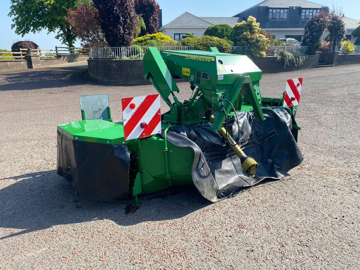 John Deere 131 Front Mower Conditioner - Image 4