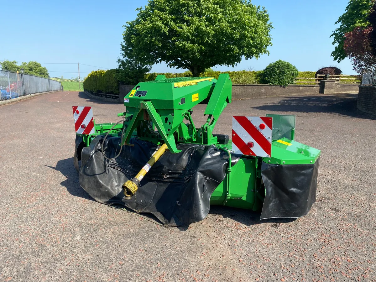 John Deere 131 Front Mower Conditioner - Image 2