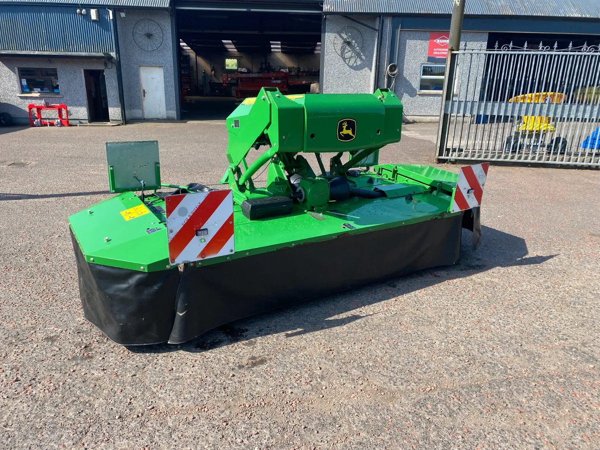 John Deere 131 Front Mower Conditioner - Image 1