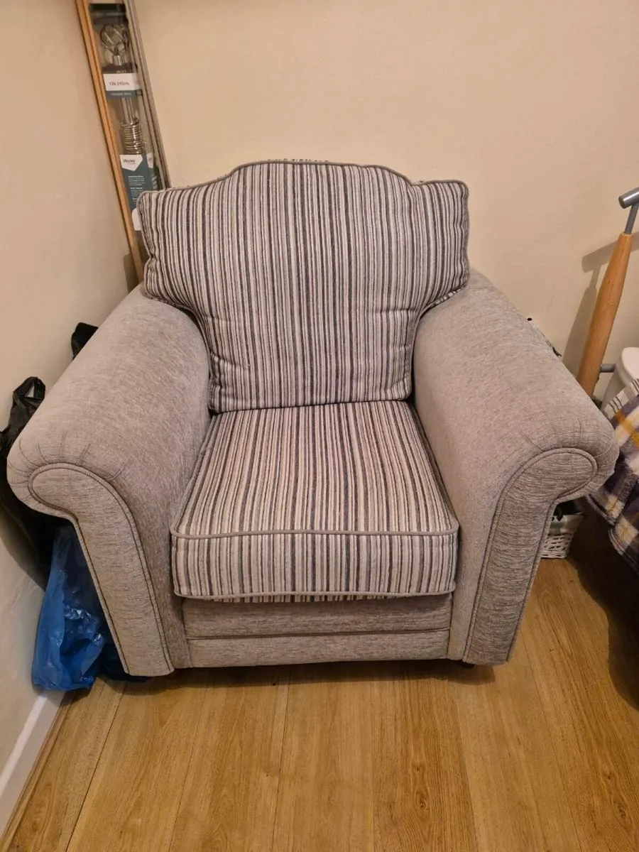2 Armchairs - Image 4