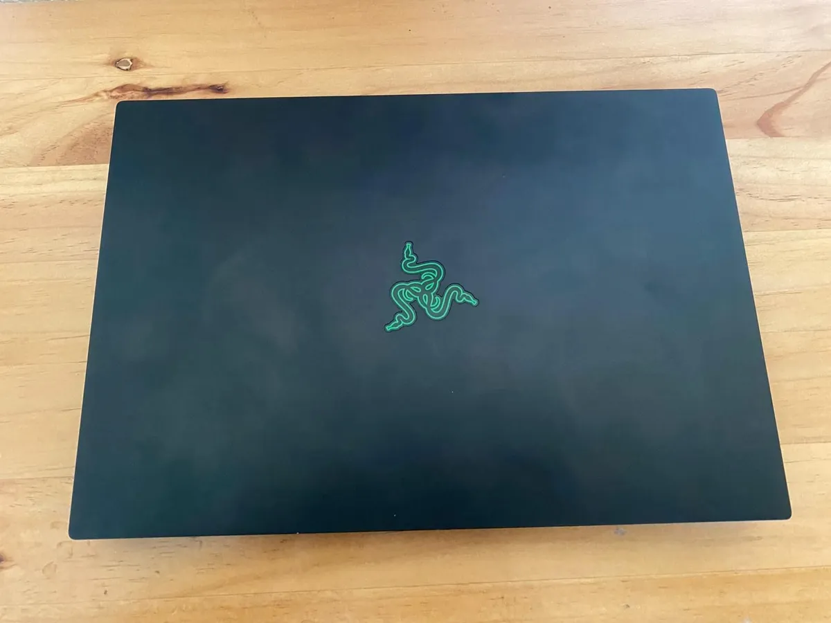 Razer Blade 16 i9-14900HX RTX 4070 16GB - Image 2