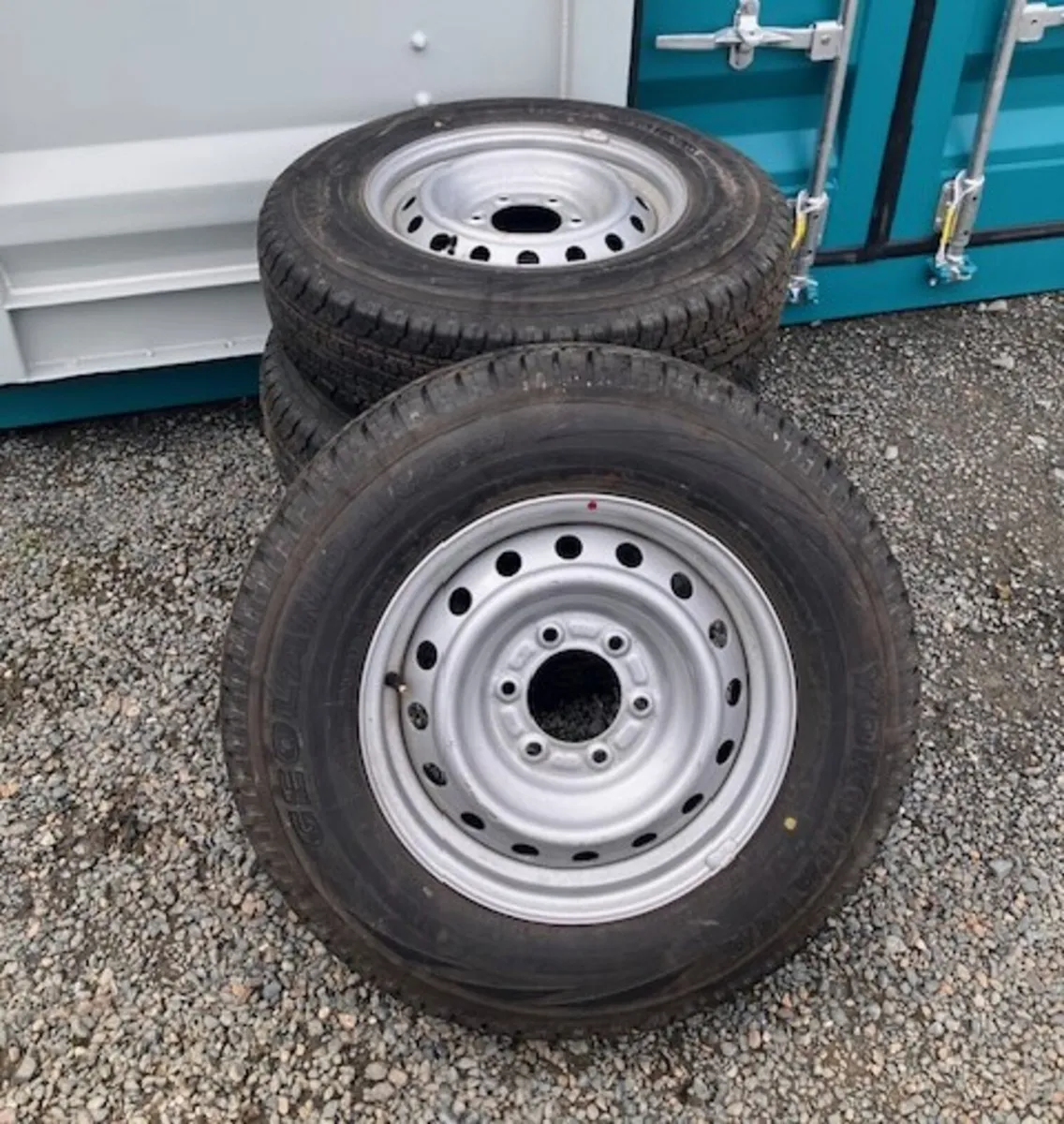 New Yokahama Tyres 205/R16C **Online Auction** - Image 1