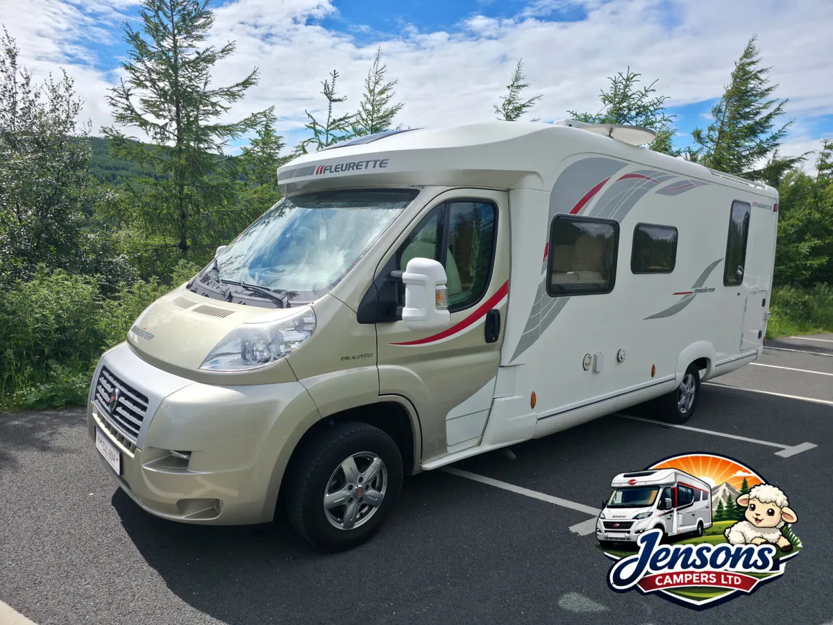 2012 RAPIDO FLEURETTE MAGISTER 73 ISLAND BED - Image 1