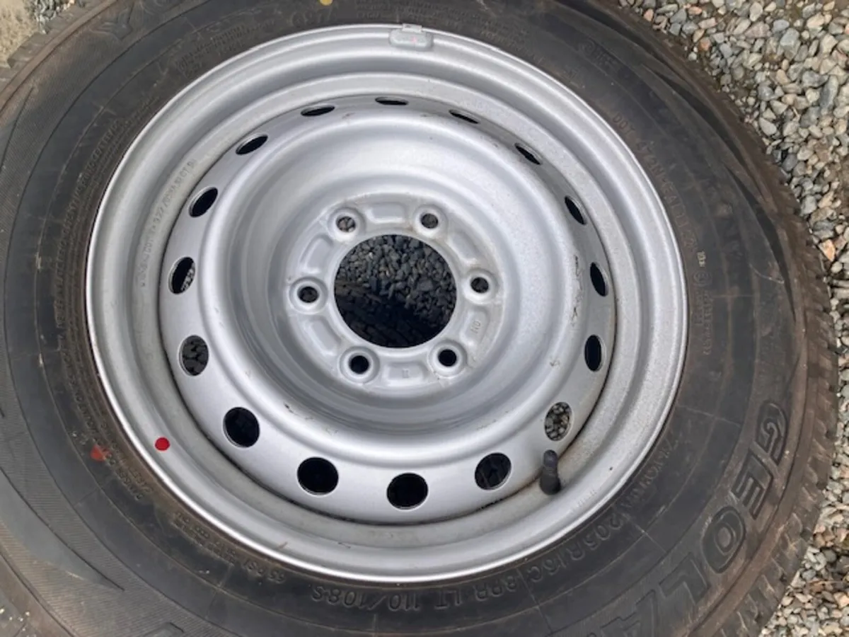 New Yokahama Tyres 205/R16C **Online Auction** - Image 4