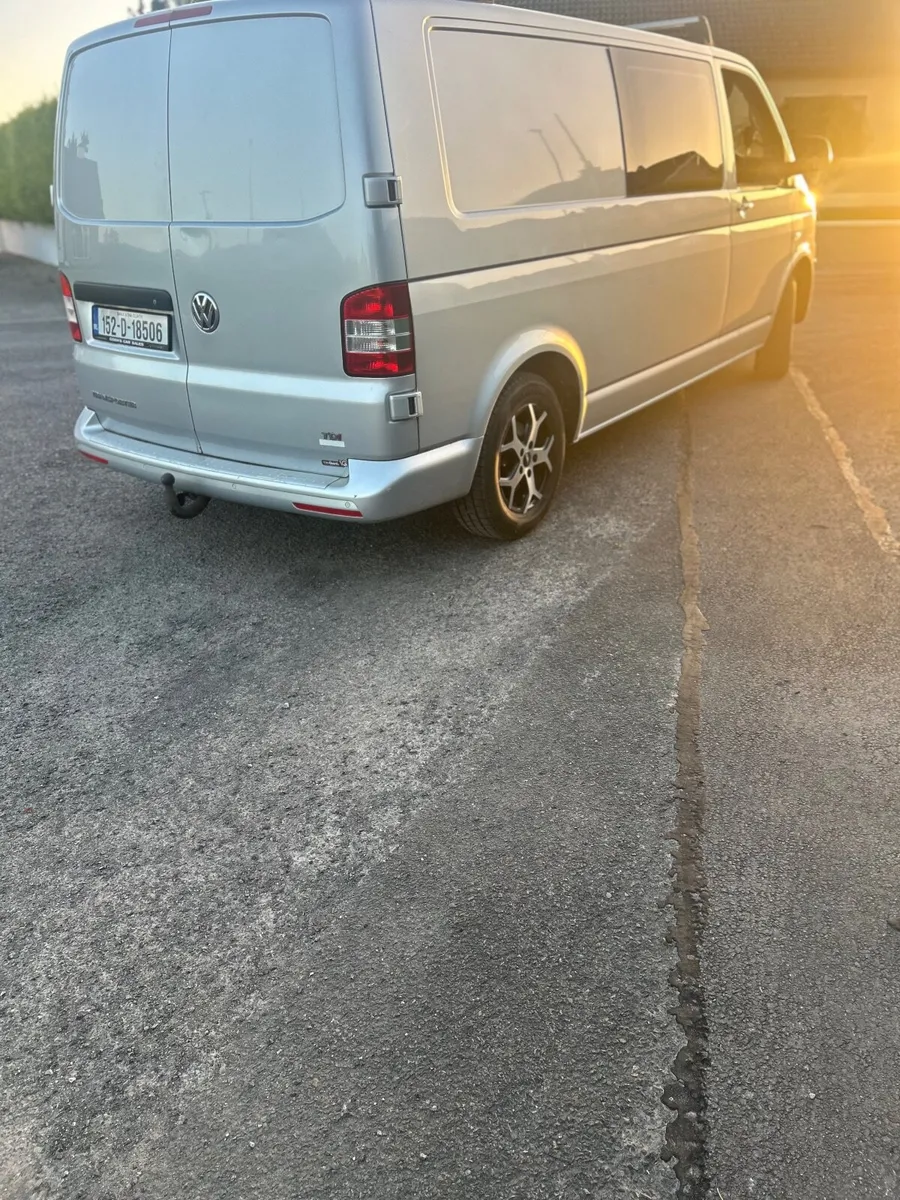 Volkswagen Transporter 2015 - Image 2