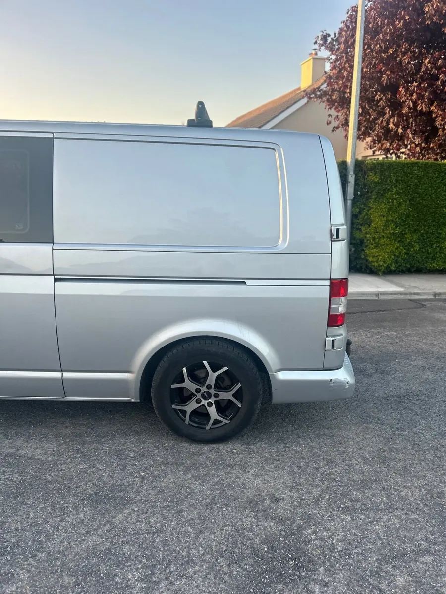 Volkswagen Transporter 2015 - Image 1