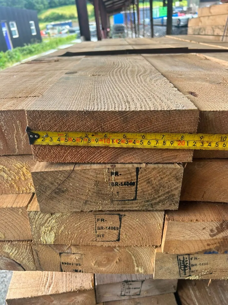 Bundle of 12 timber planks - Image 4