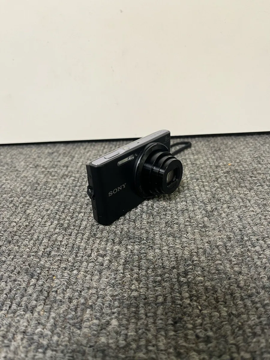 Sony 20.1 mp Camera - Image 2