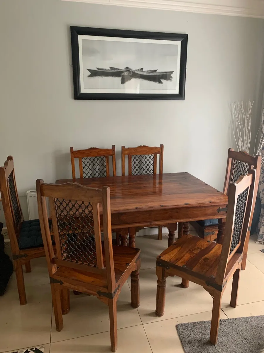 Table and Chairs - Image 1