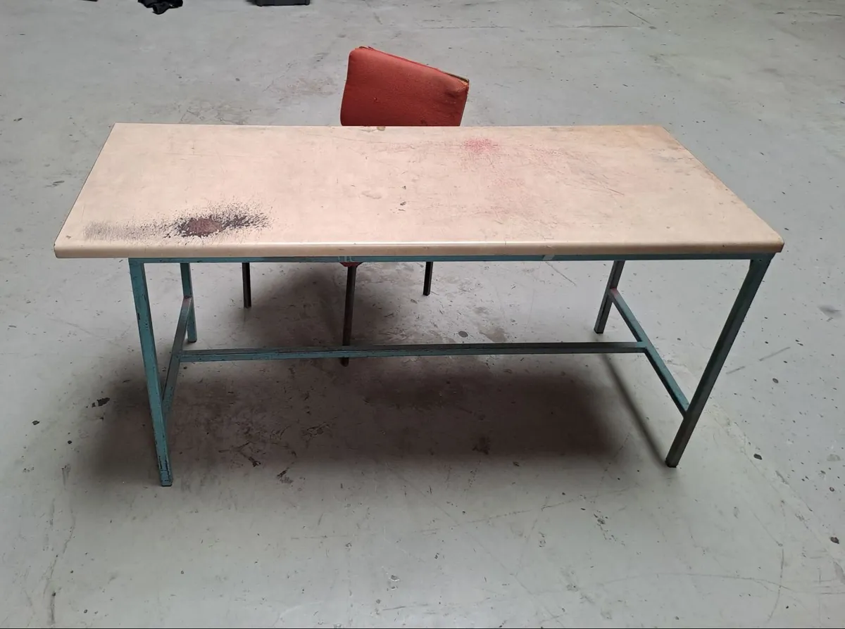 Table & Chair