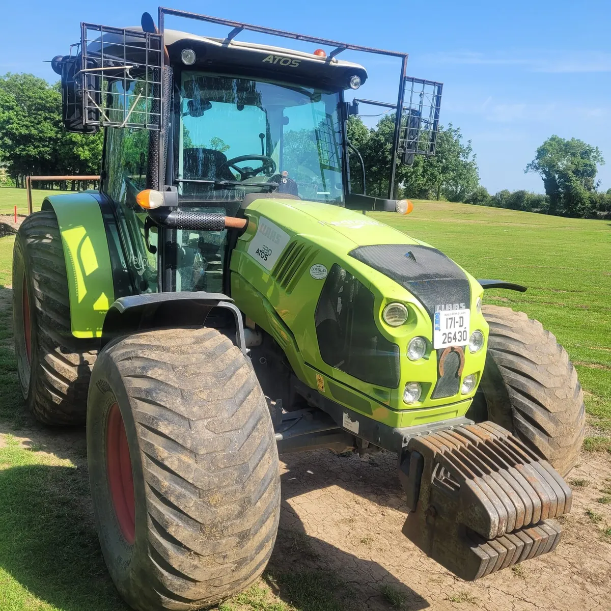 Claas tractor - Image 3