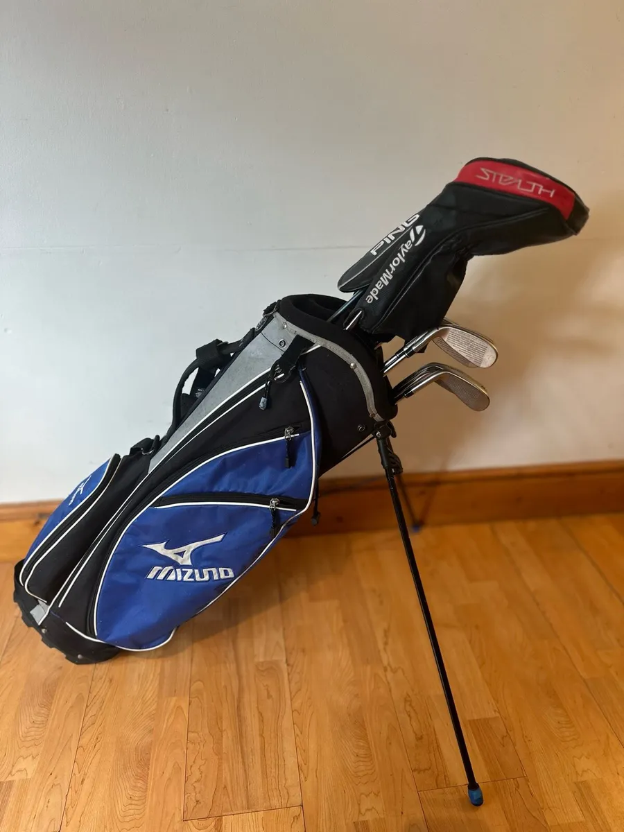 Mizuno Stand Bag - Lightweight Carry Bag - Image 1