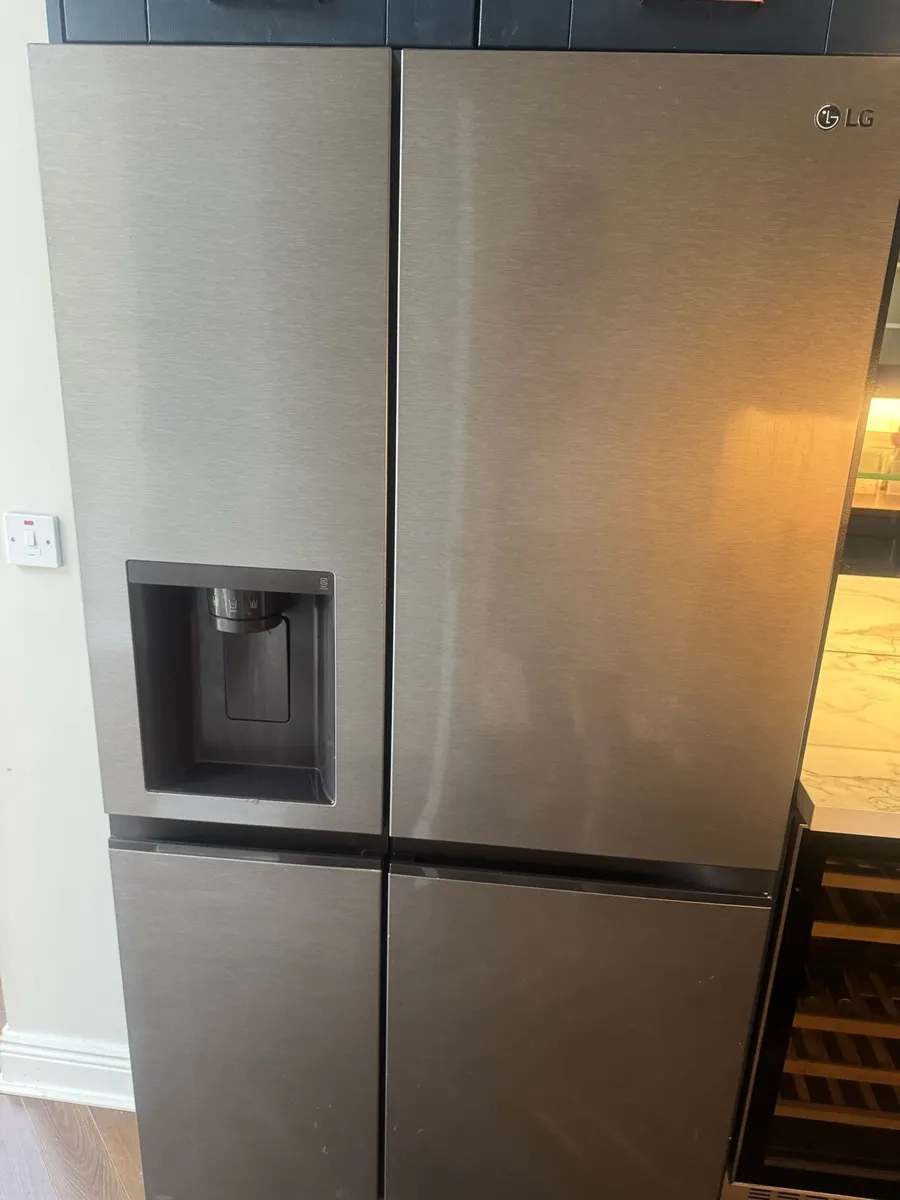 LG American fridge freezer - Image 1