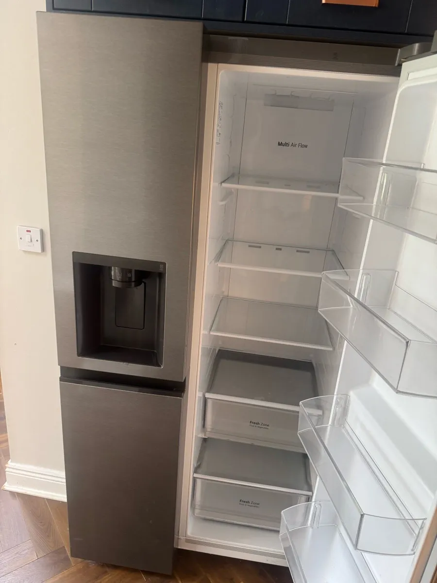 LG American fridge freezer - Image 4