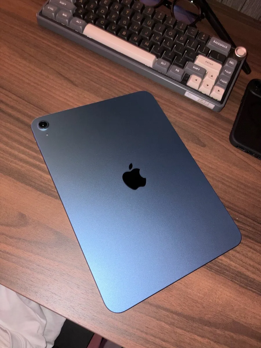 Apple IPad 11 256GB (2025, A16) - Image 1