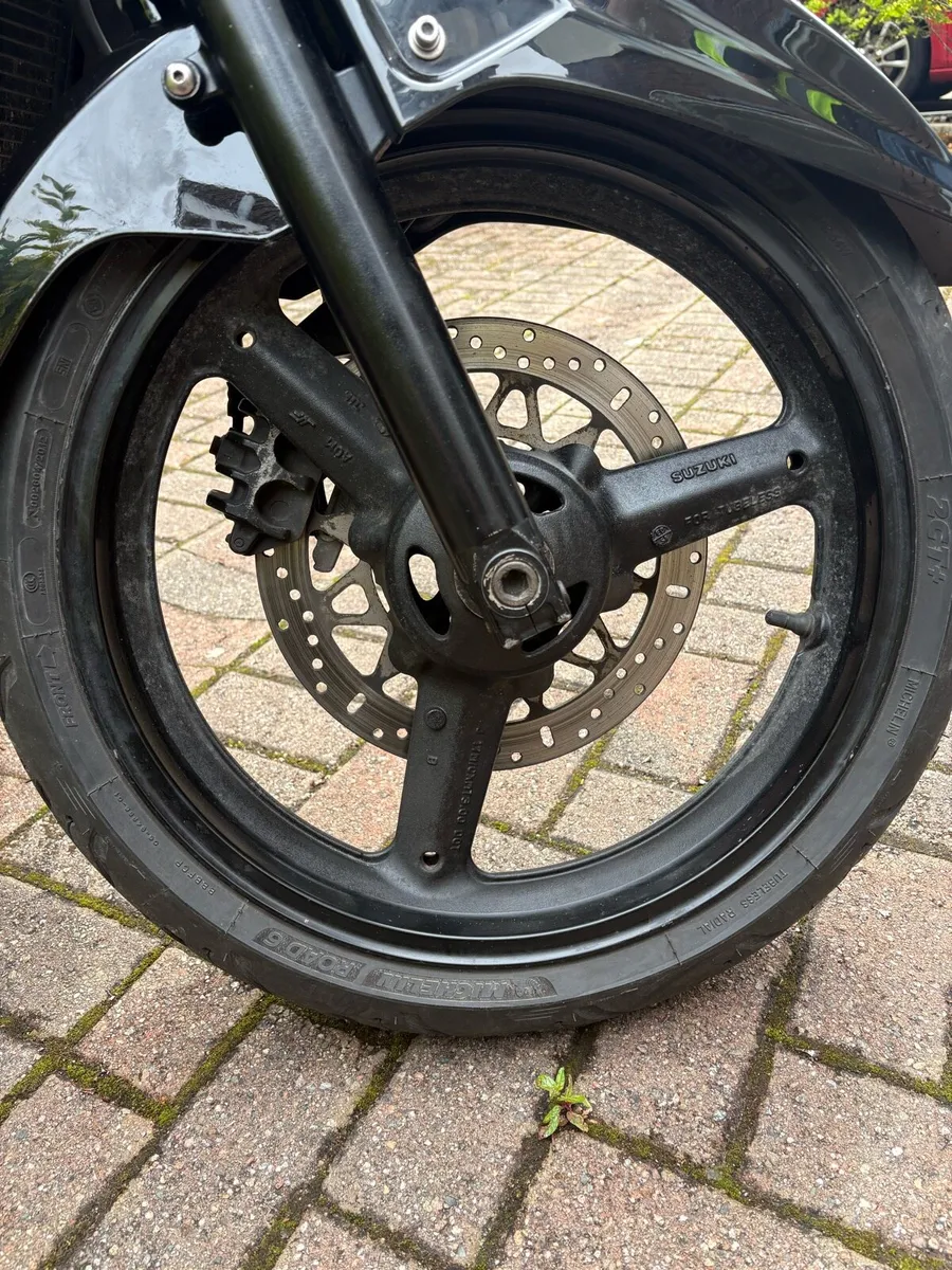 Suzuki GW 250 Inazuma 2014 - Image 4