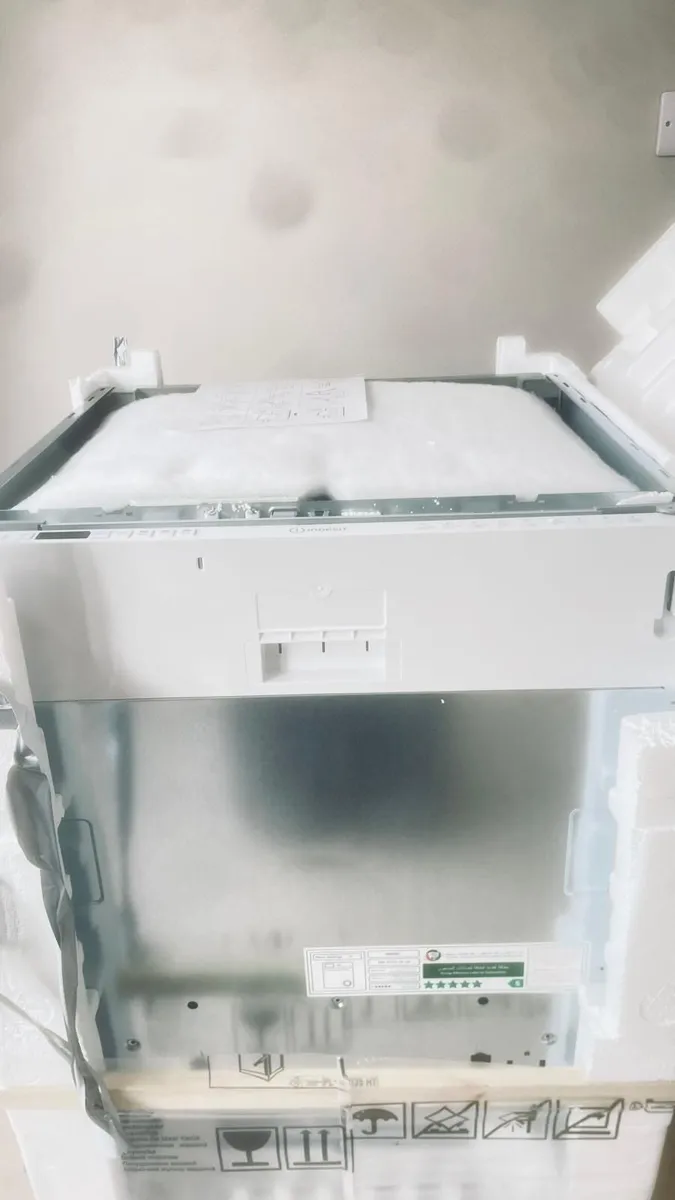 Indesit Intergrated dishwasher 131Fe - Image 3