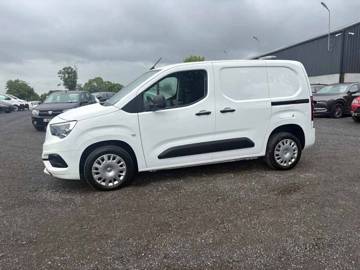 Vauxhall Combo Sport - Image 2