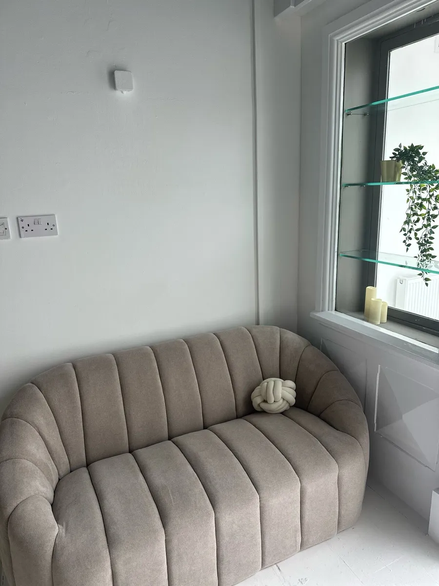 2 Seater Sofa - Image 4