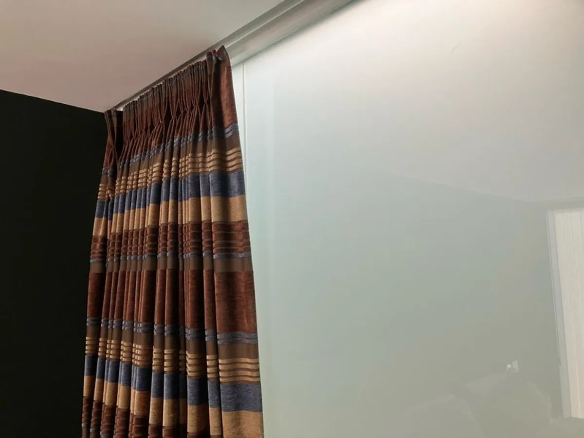 Luxury Custom Made Blackout Velvet Curtains - 2 Large Sets - 100 euro - Image 4