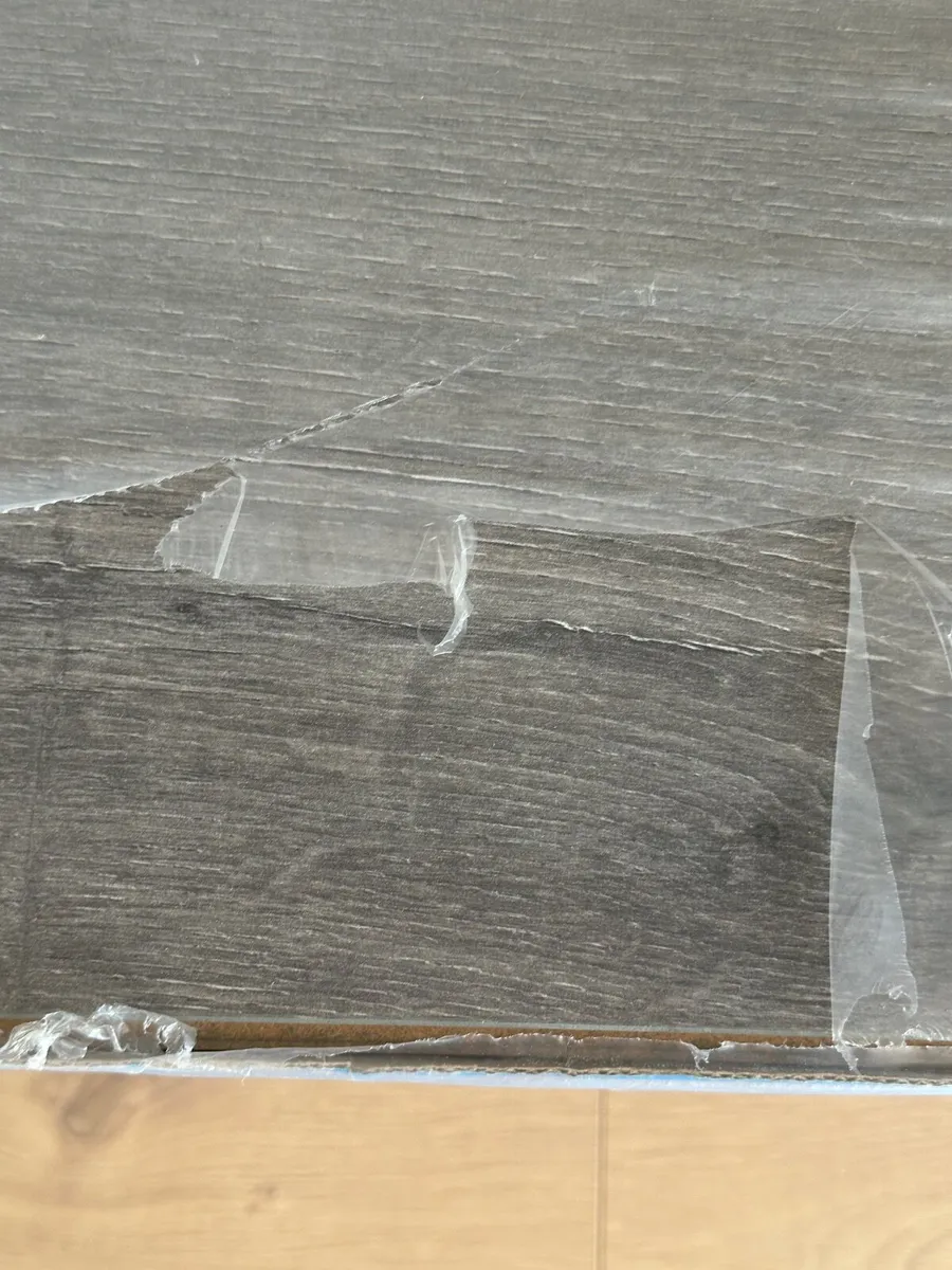 Laminate flooring - Image 3