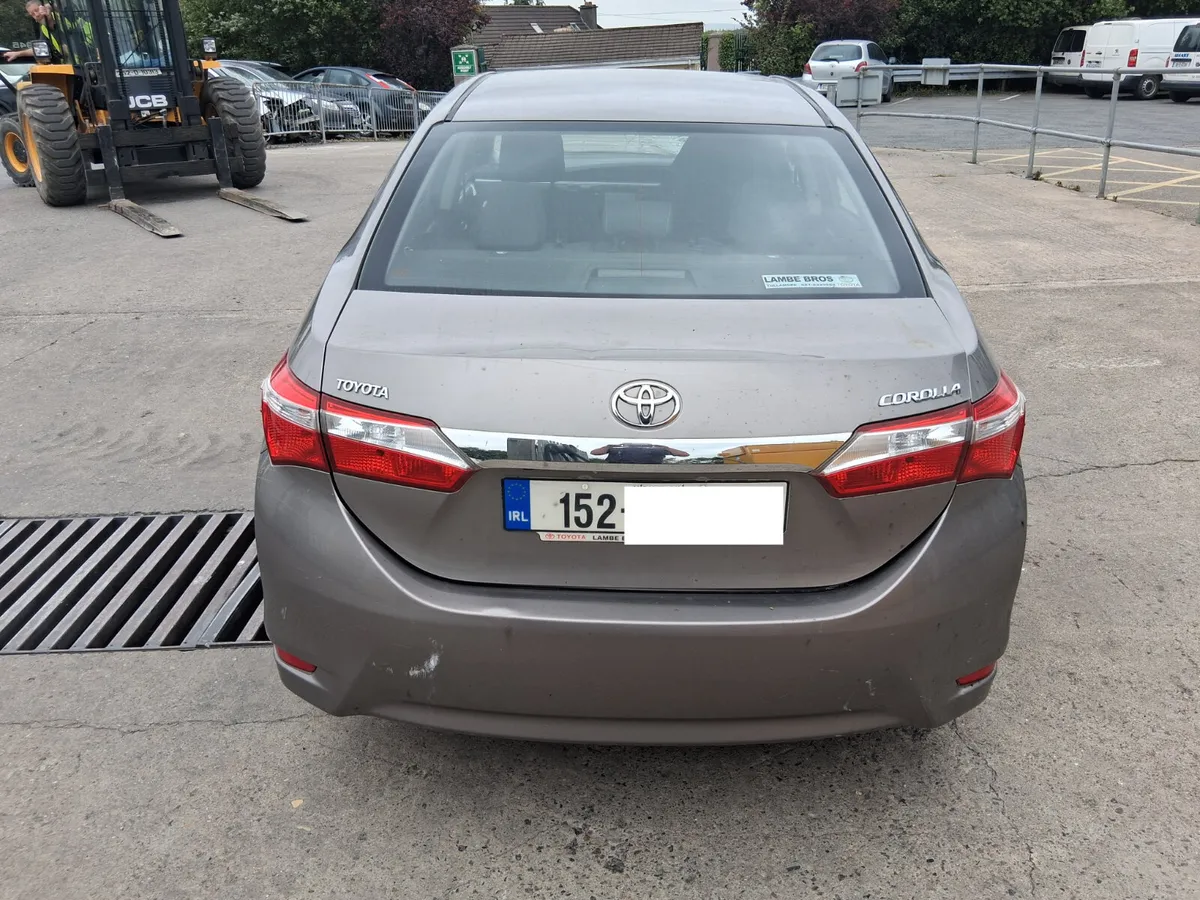 2015 TOYOTA COROLLA (for parts only) - Image 2