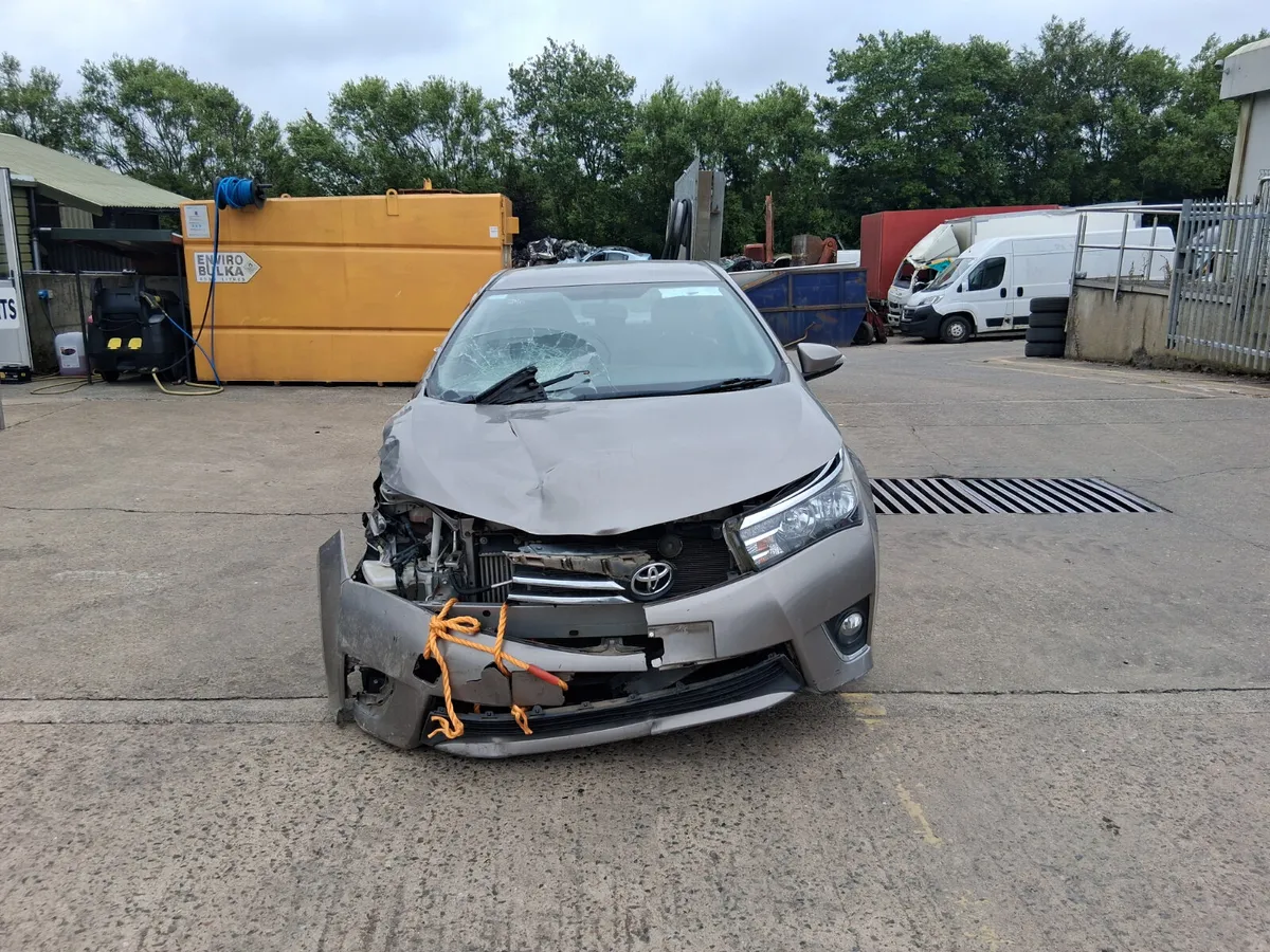 2015 TOYOTA COROLLA (for parts only) - Image 3