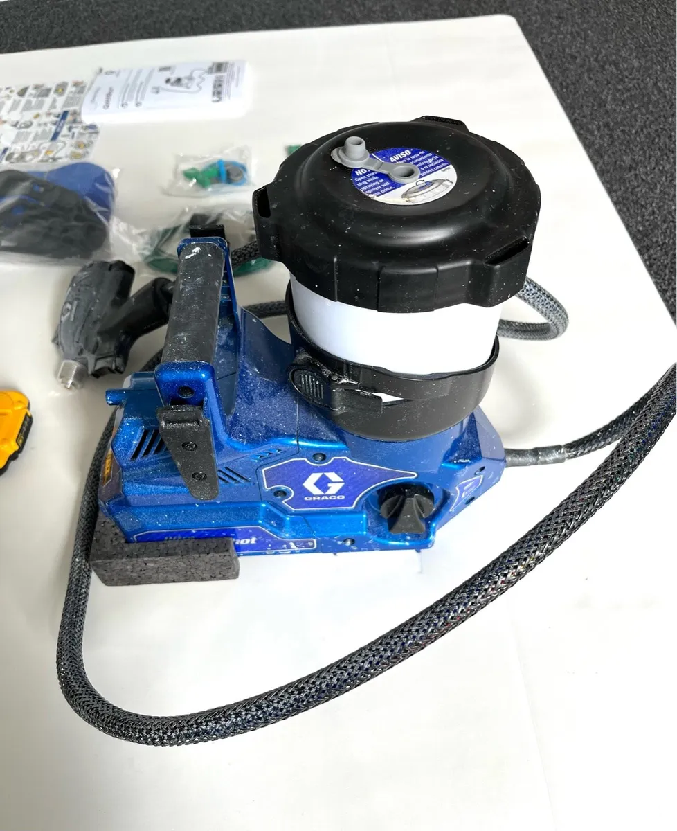 Paint sprayer - Image 1