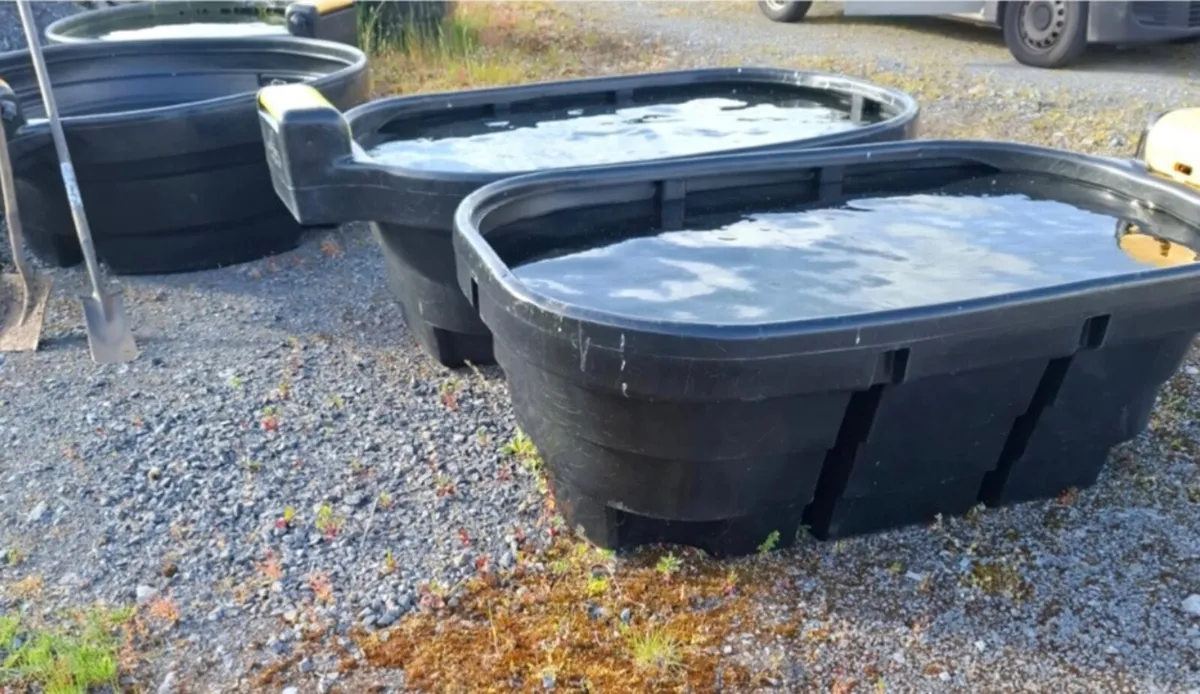 Drinking troughs - Image 1