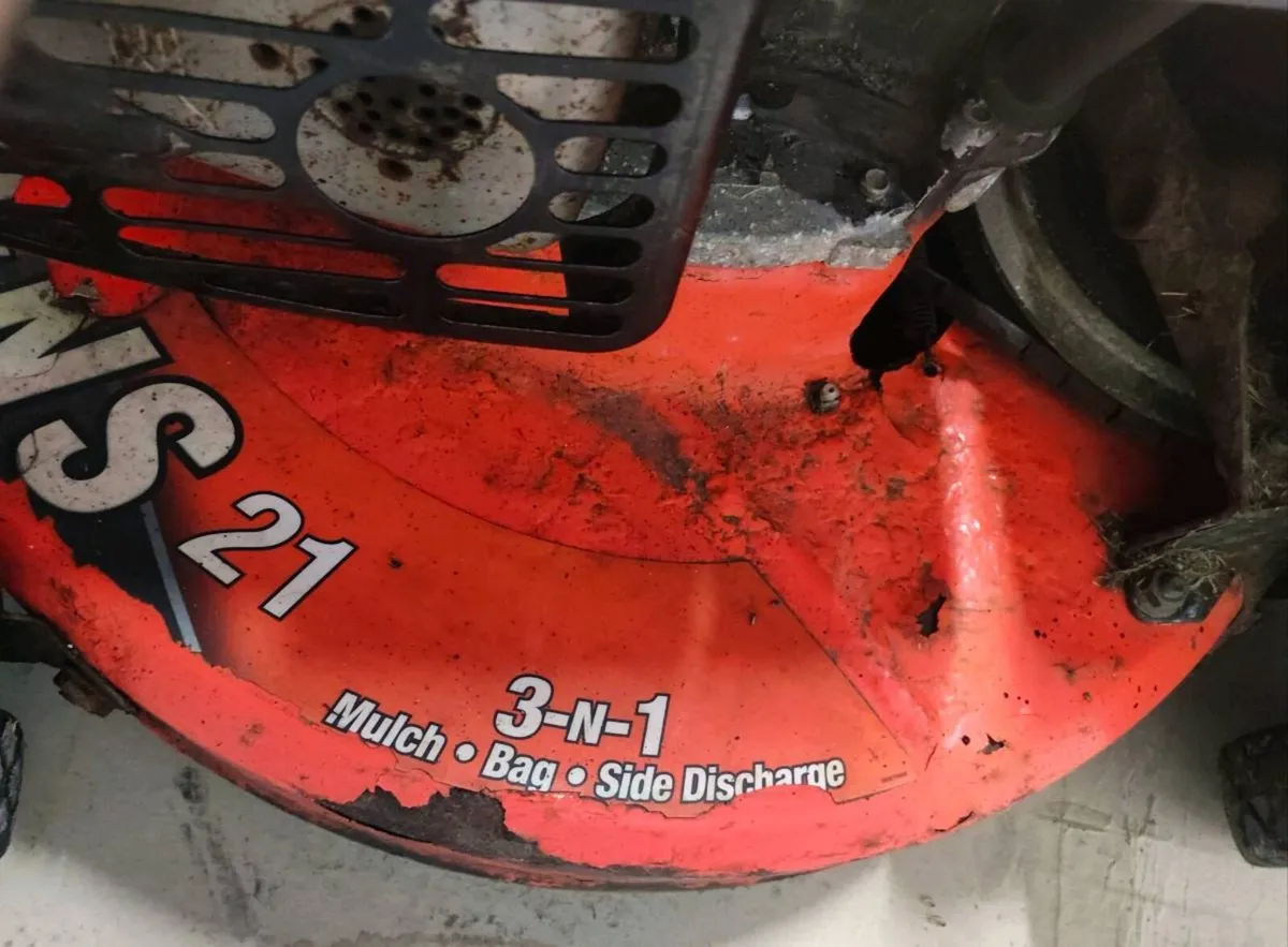 Ariens 21" cut lawnmower
Self drive mower - Image 2