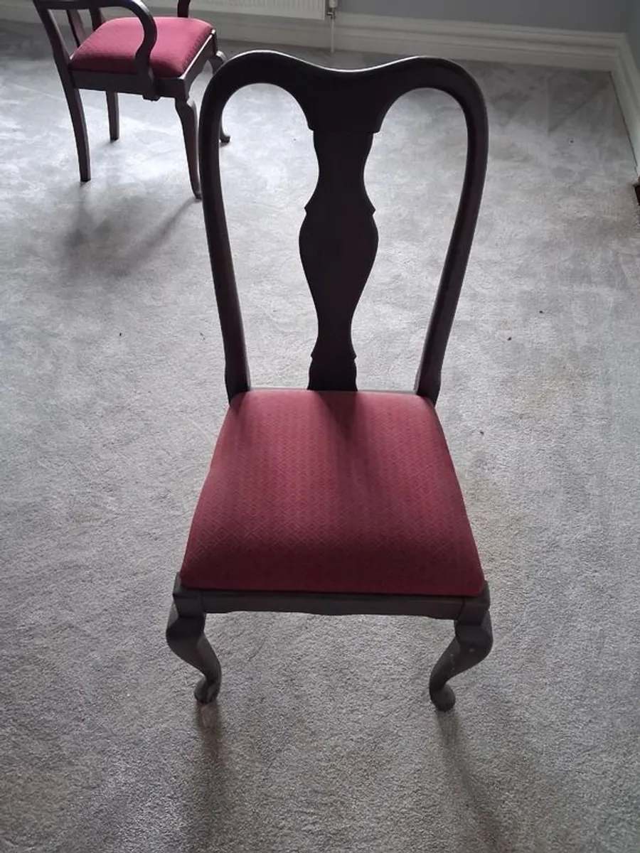 Dining table & Chairs - Image 2