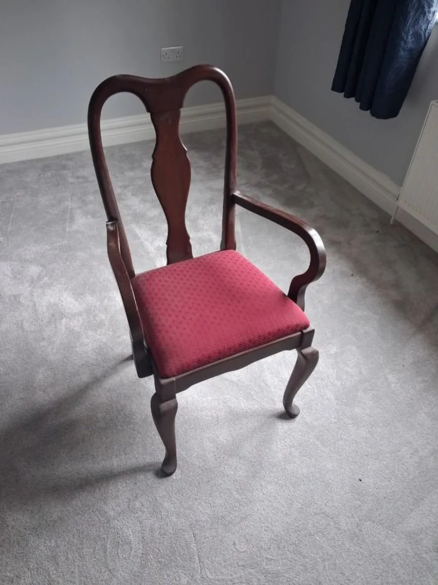 Dining table & Chairs - Image 3