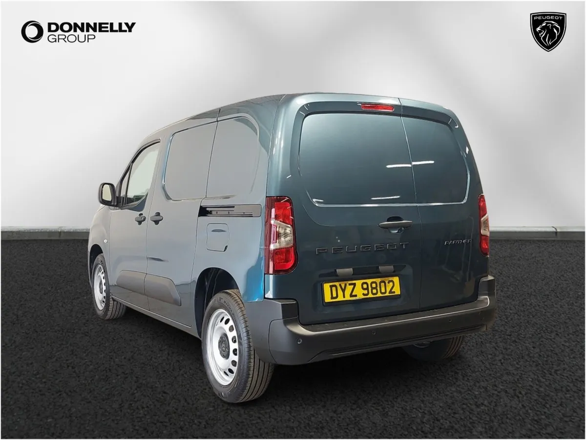Peugeot Partner Standard Diesel Professional Plus - Image 2