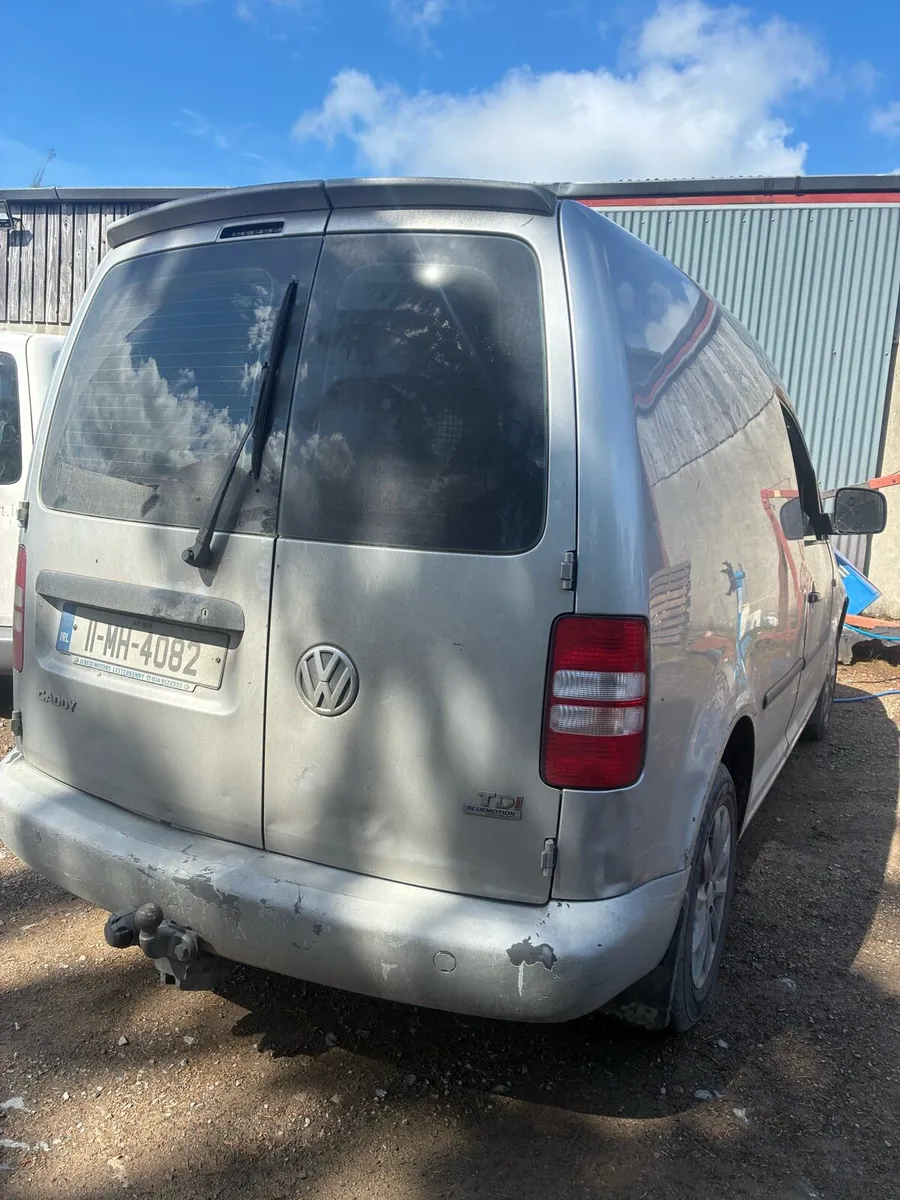 11 caddy van - Image 3