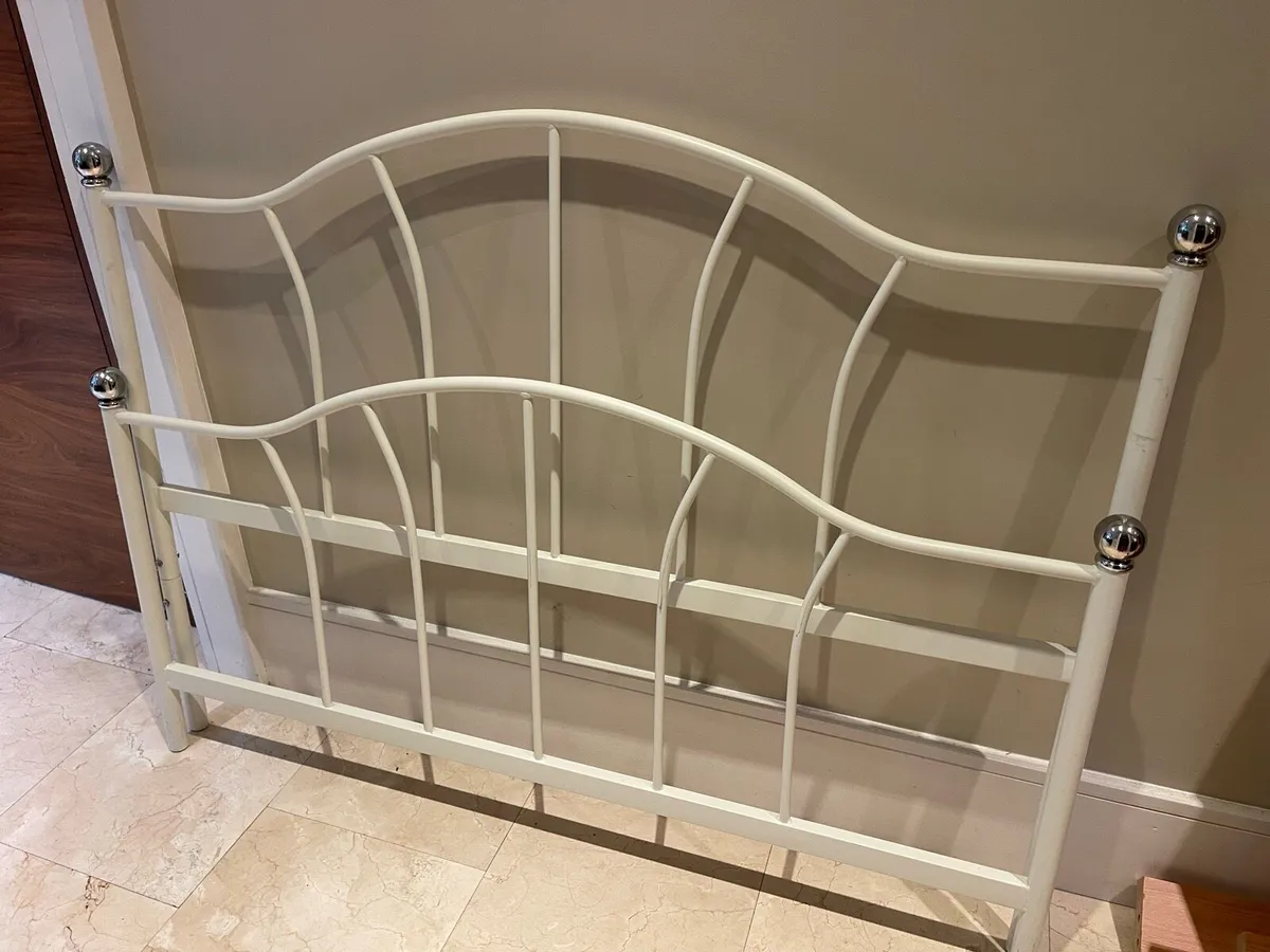 As New - Beautiful White Metal 4Ft 6” Double Bed - Image 3