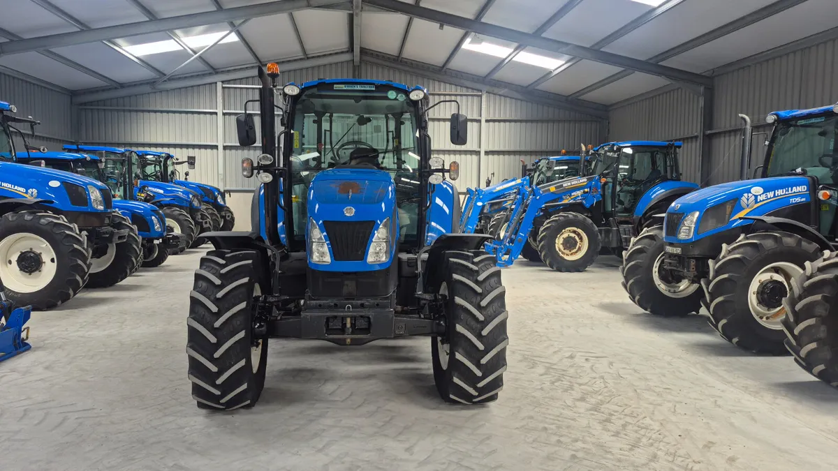 New Holland  T5.105 - Image 2
