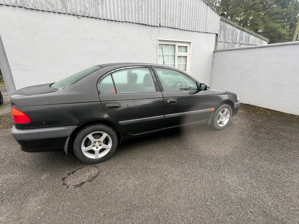 Toyota Avensis - Image 4
