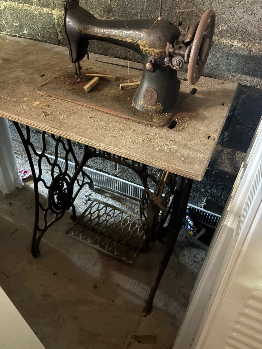 Old sewing machine table - Image 1